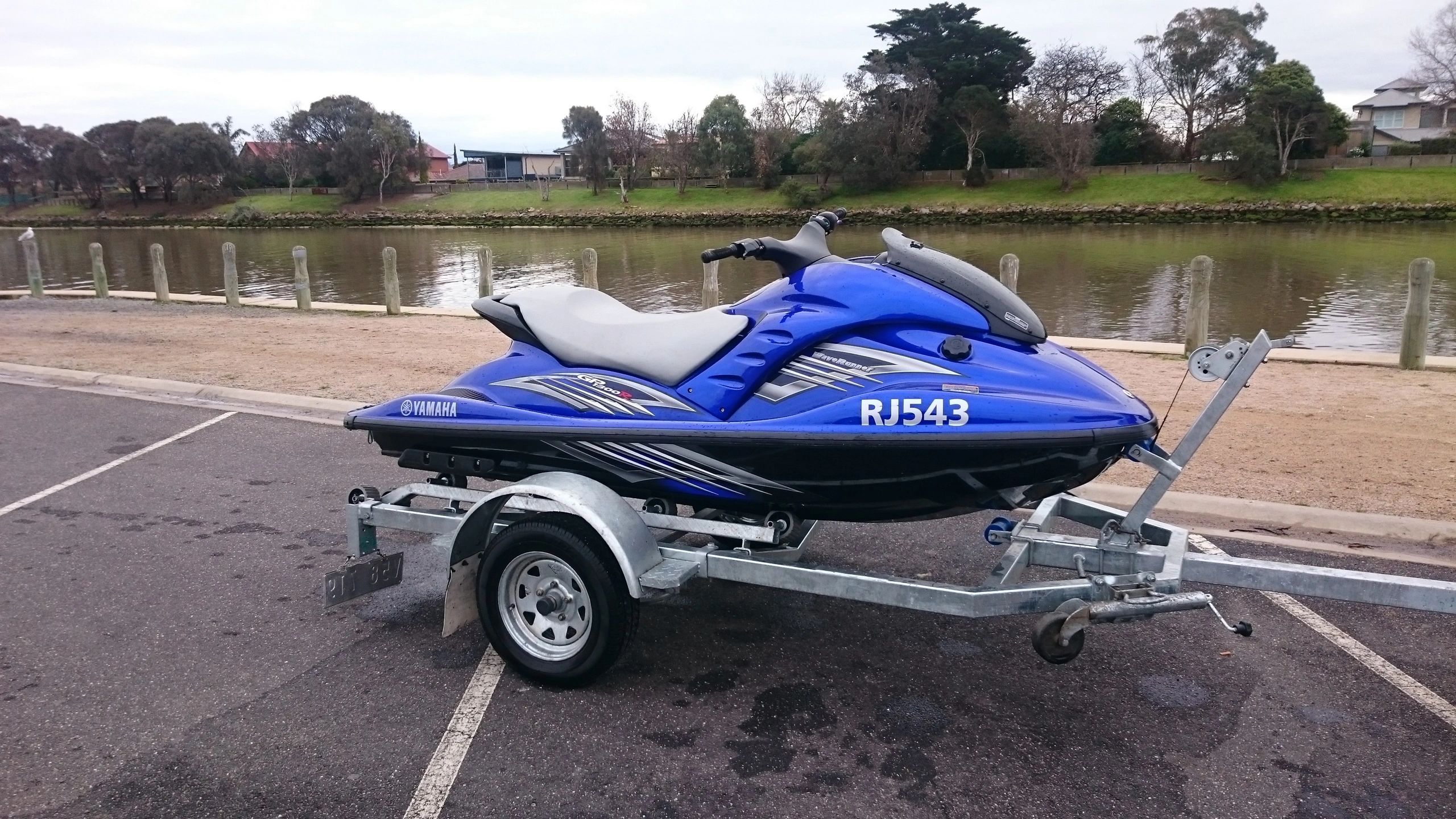 N3L designed Platypus jetski trailer with blue jetski